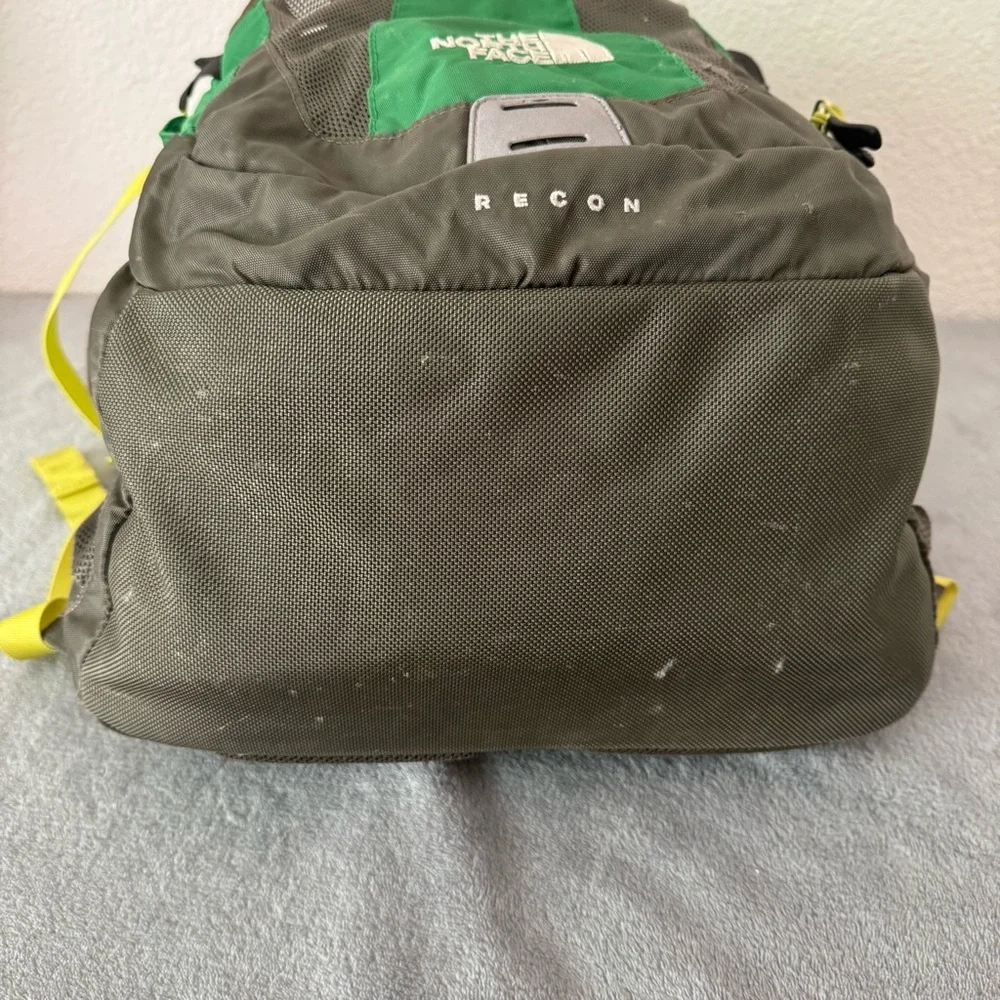The North Face Recon Legacy Model Green, black Yellow Backpack Daypack Bag